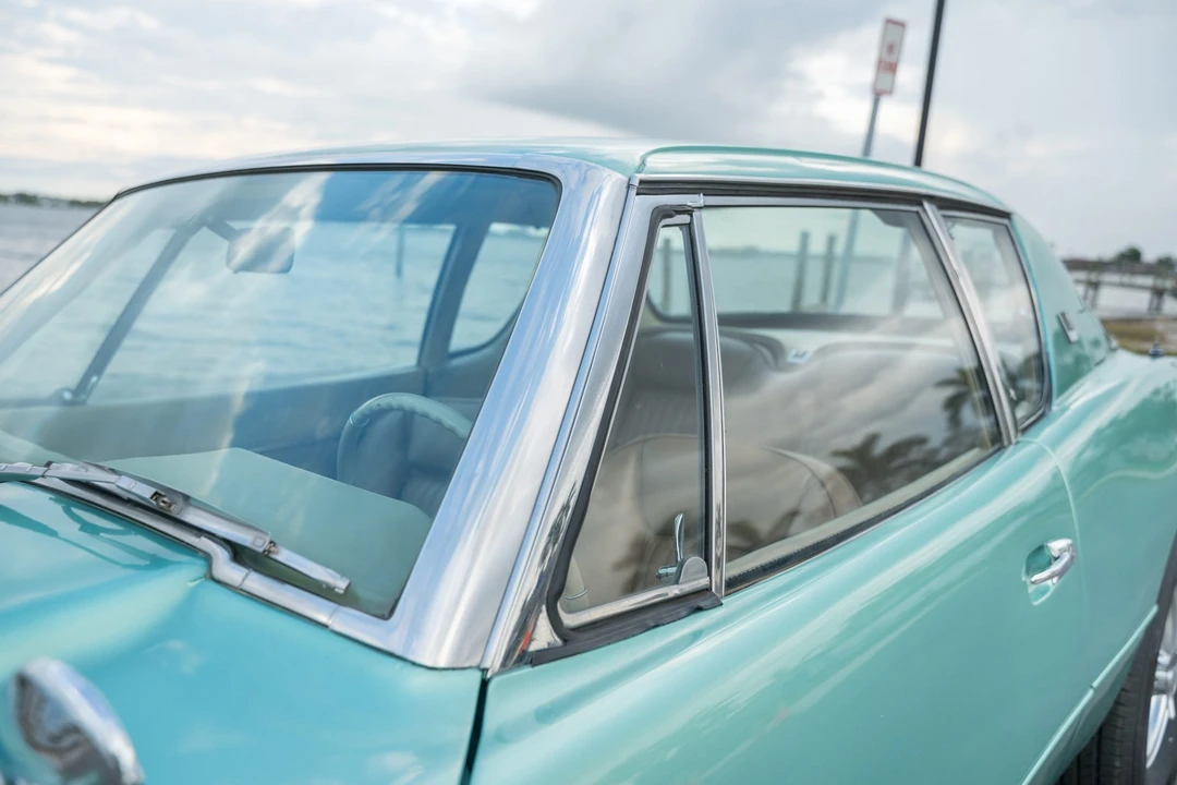 1963 Studebaker Avanti - Image 22 of 31