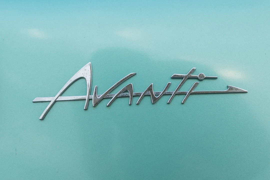 1963 Studebaker Avanti - Image 14 of 31