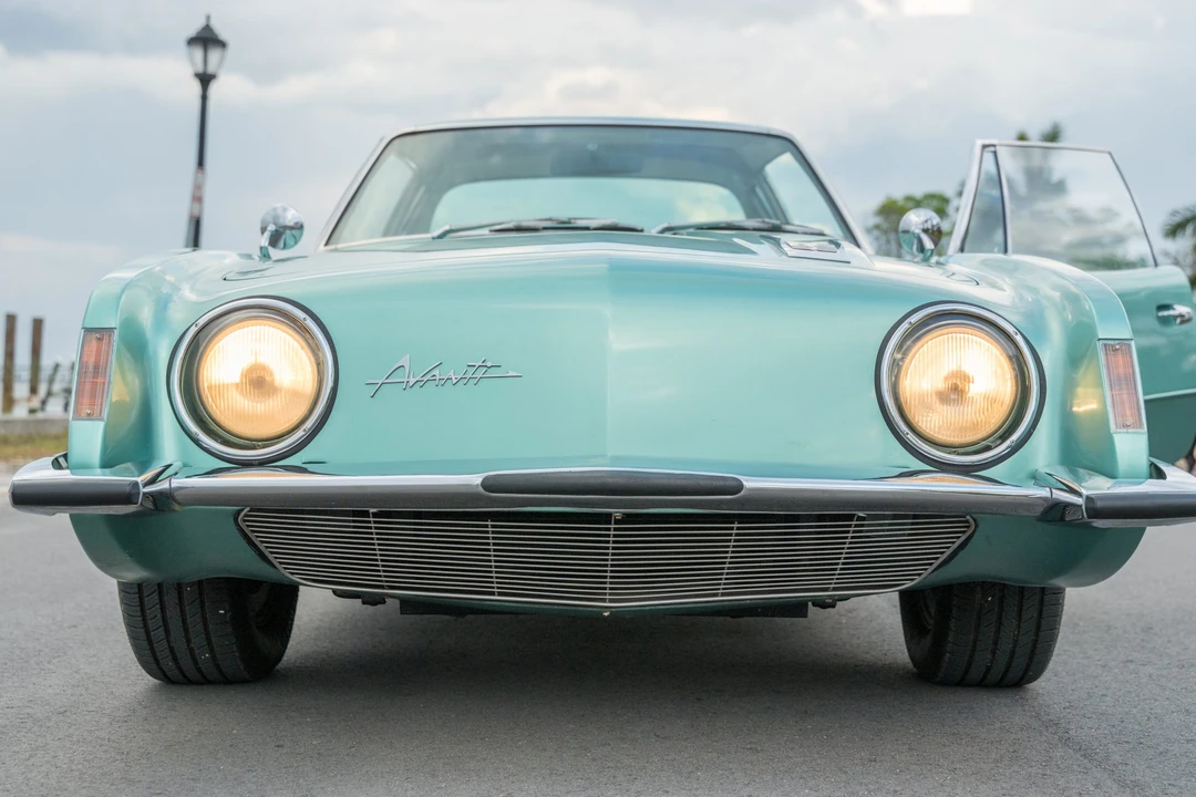 1963 Studebaker Avanti - Image 11 of 31