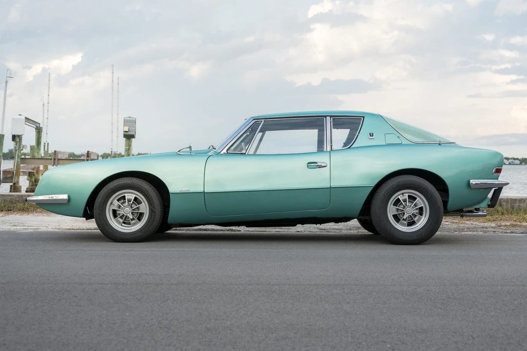1963 Studebaker Avanti - Image 8 of 31