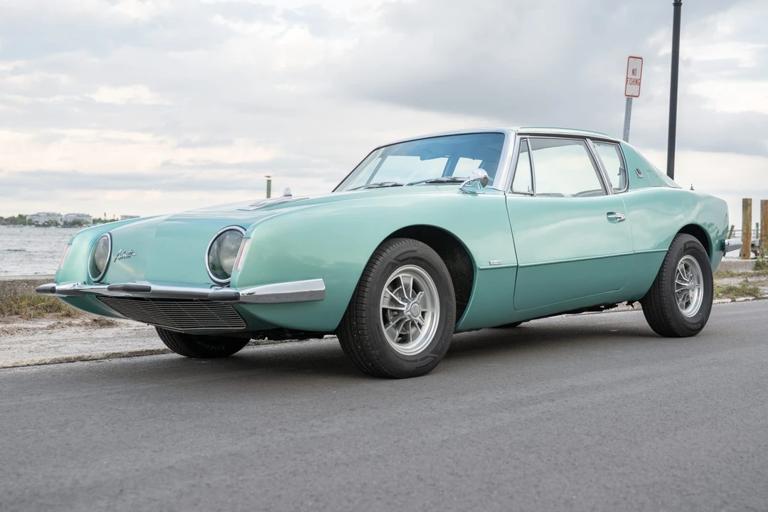 1963 Studebaker Avanti - Image 9 of 31