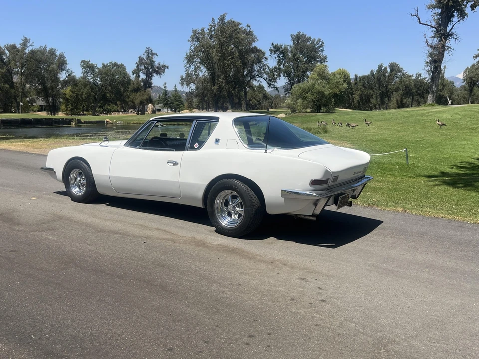 1963 Studebaker Avanti - Image 4 of 31
