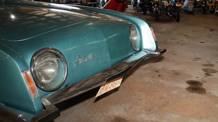 1963 Studebaker Avanti - Image 9 of 16