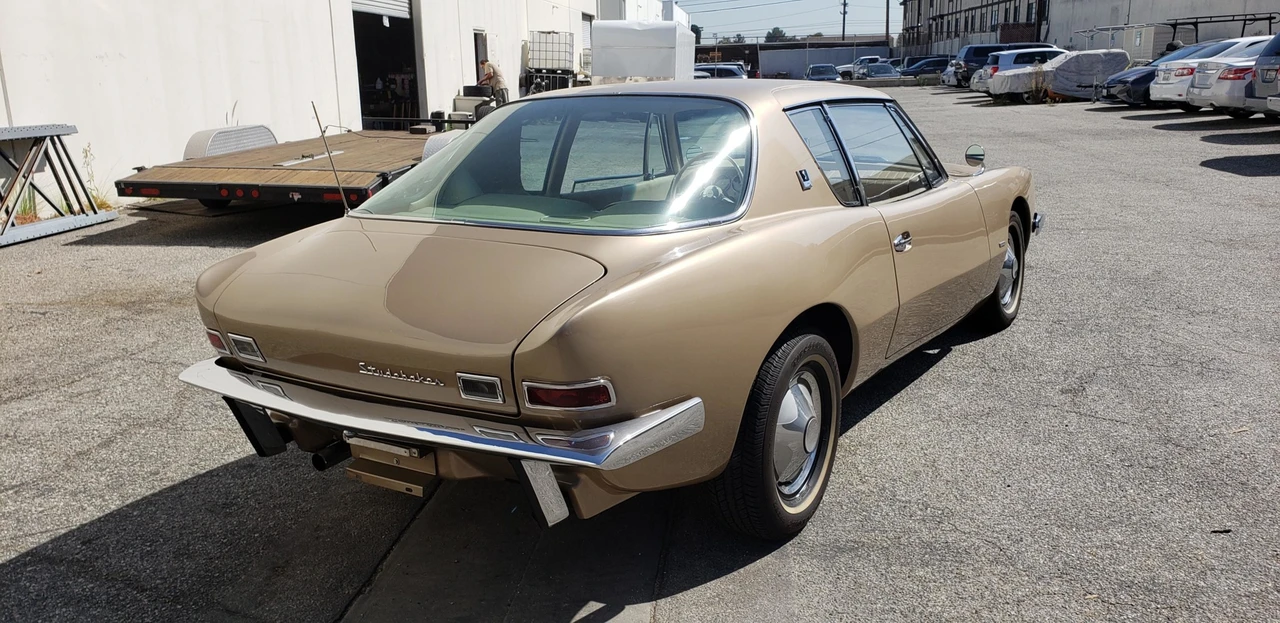 1963 Studebaker Avanti - Image 10 of 31