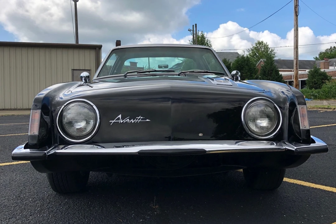 1963 Studebaker Avanti - Image 10 of 31