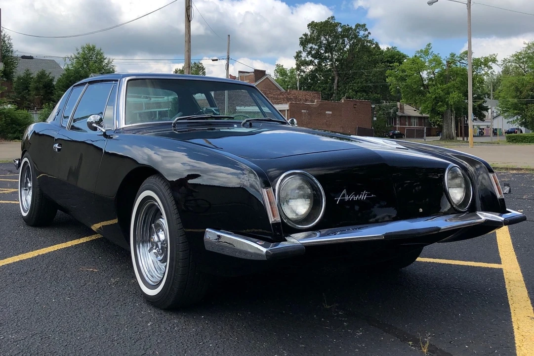 1963 Studebaker Avanti - Image 9 of 31