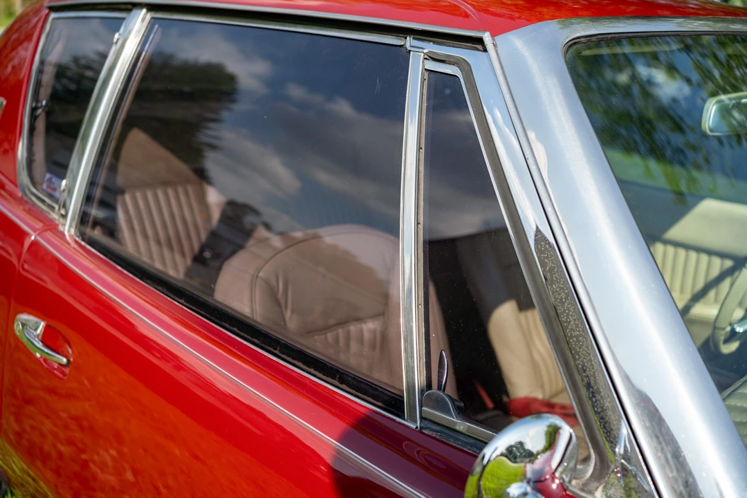 1963 Studebaker Avanti - Image 23 of 31