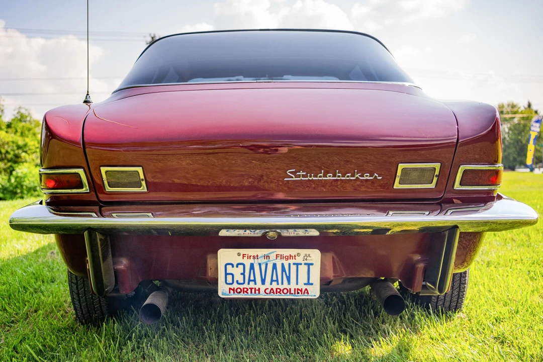 1963 Studebaker Avanti - Image 11 of 31