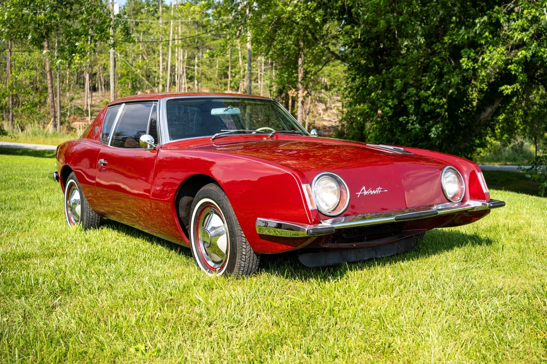 1963 Studebaker Avanti - Image 4 of 31