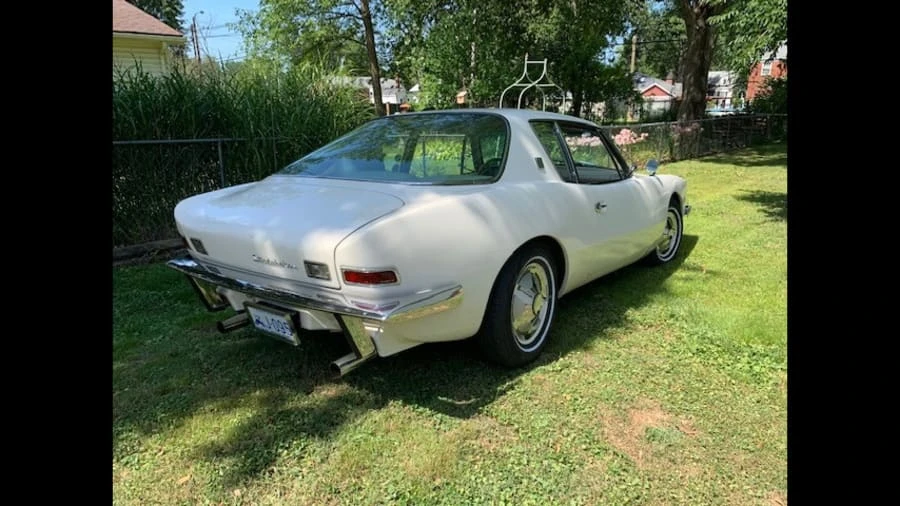 1963 Studebaker Avanti - Image 11 of 12