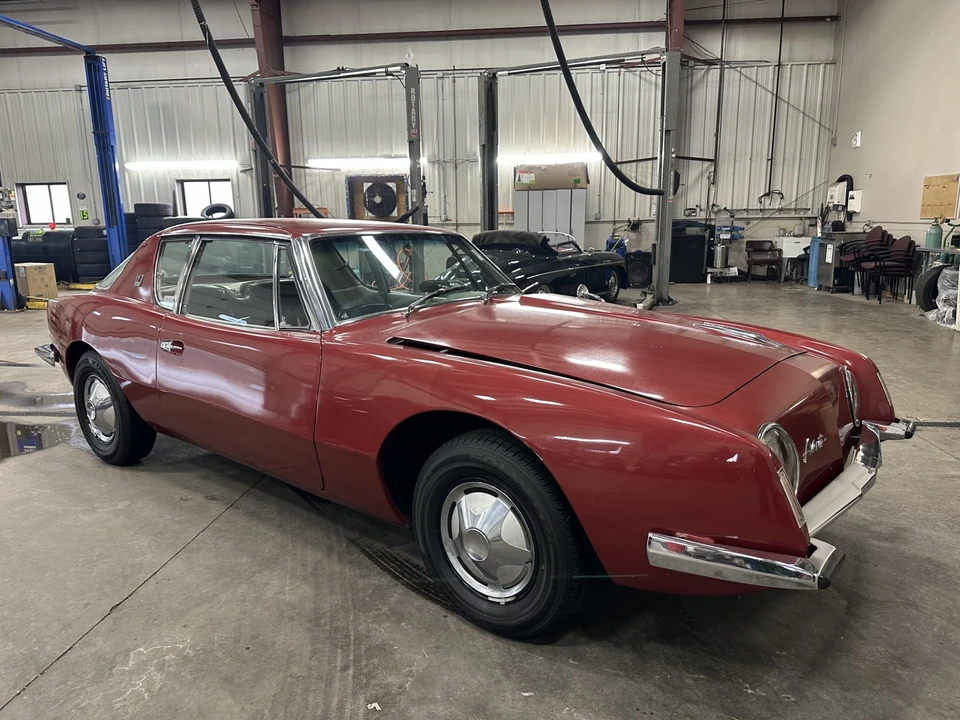 1963 Studebaker Avanti - Image 23 of 31