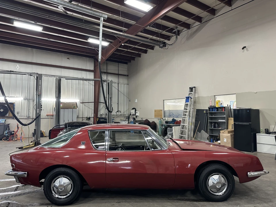 1963 Studebaker Avanti - Image 24 of 31