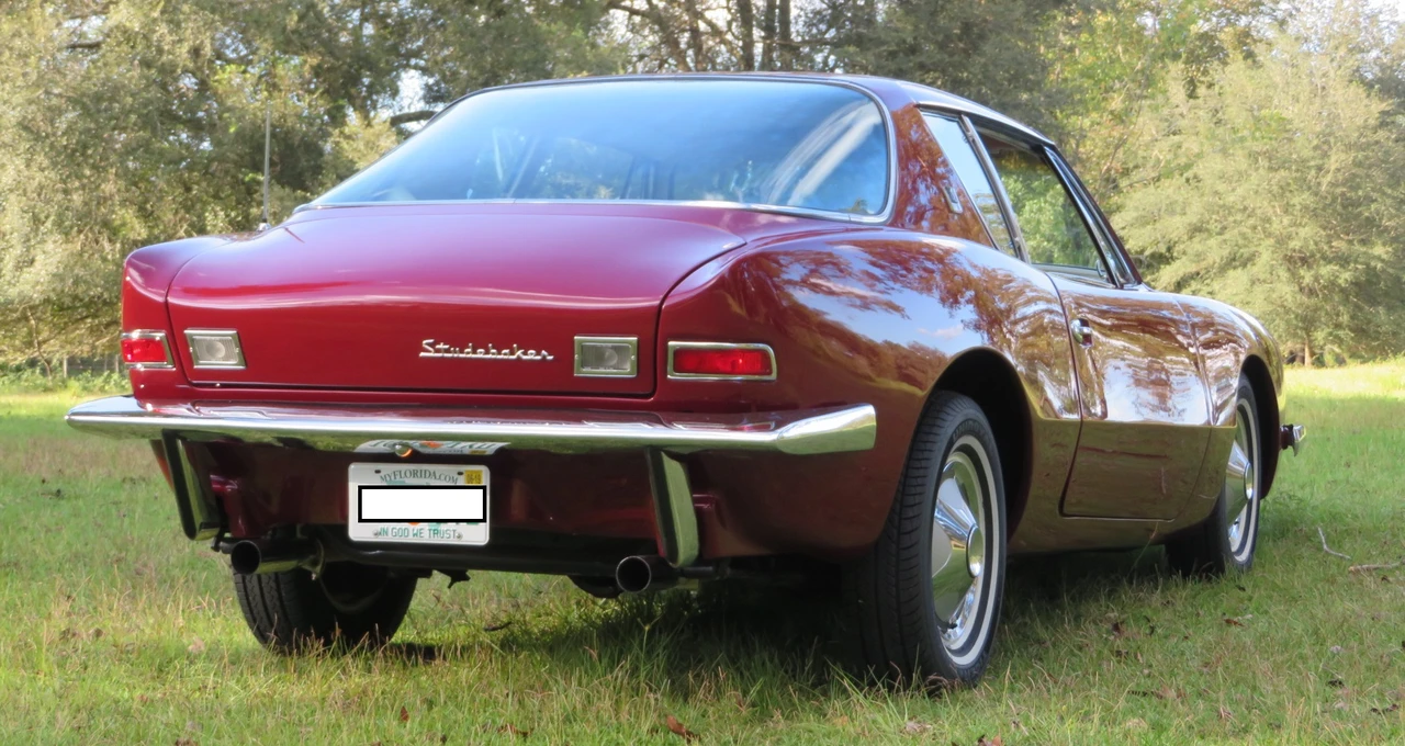1963 Studebaker Avanti - Image 10 of 31