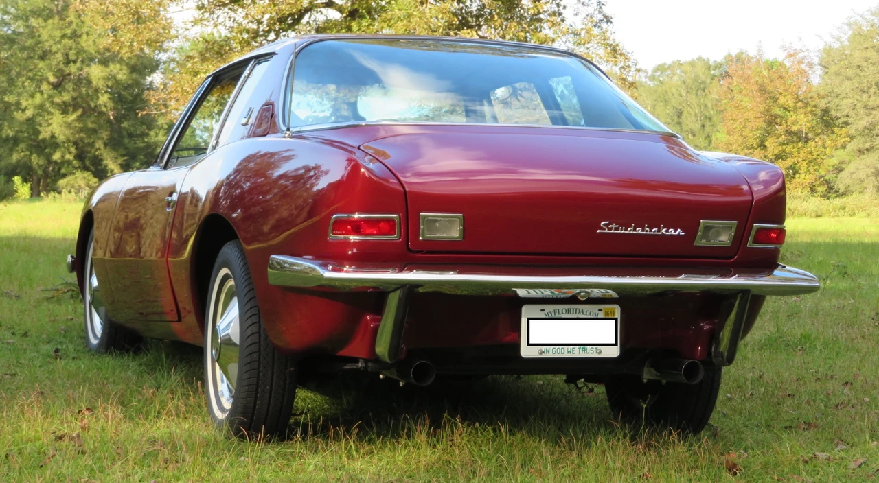 1963 Studebaker Avanti - Image 12 of 31