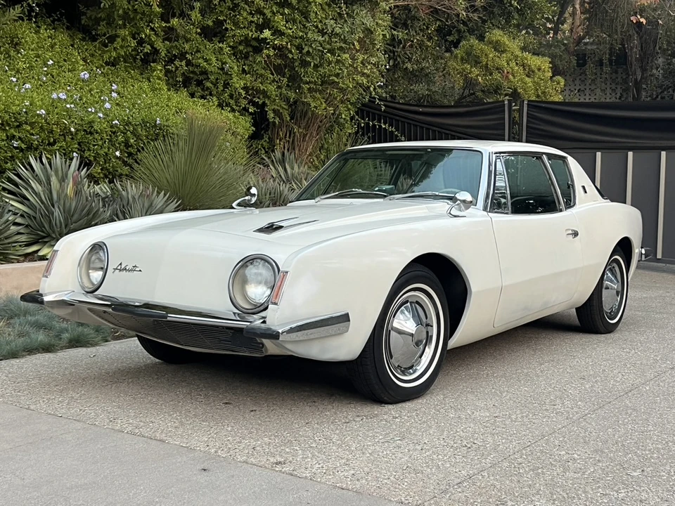 1963 Studebaker Avanti - Image 5 of 31