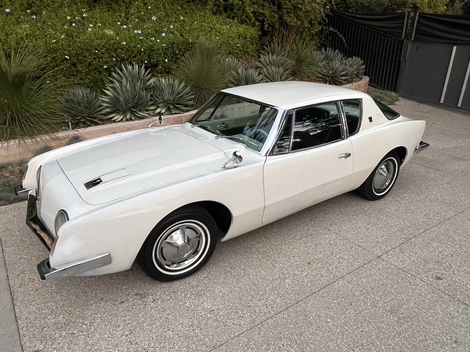 1963 Studebaker Avanti - Image 6 of 31
