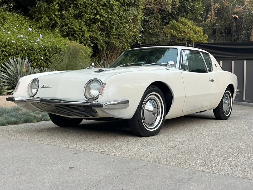 1963 Studebaker Avanti - Image 4 of 31