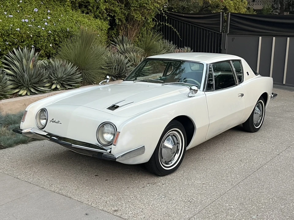 1963 Studebaker Avanti - Image 3 of 31