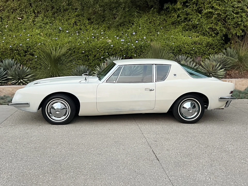 1963 Studebaker Avanti - Image 10 of 31