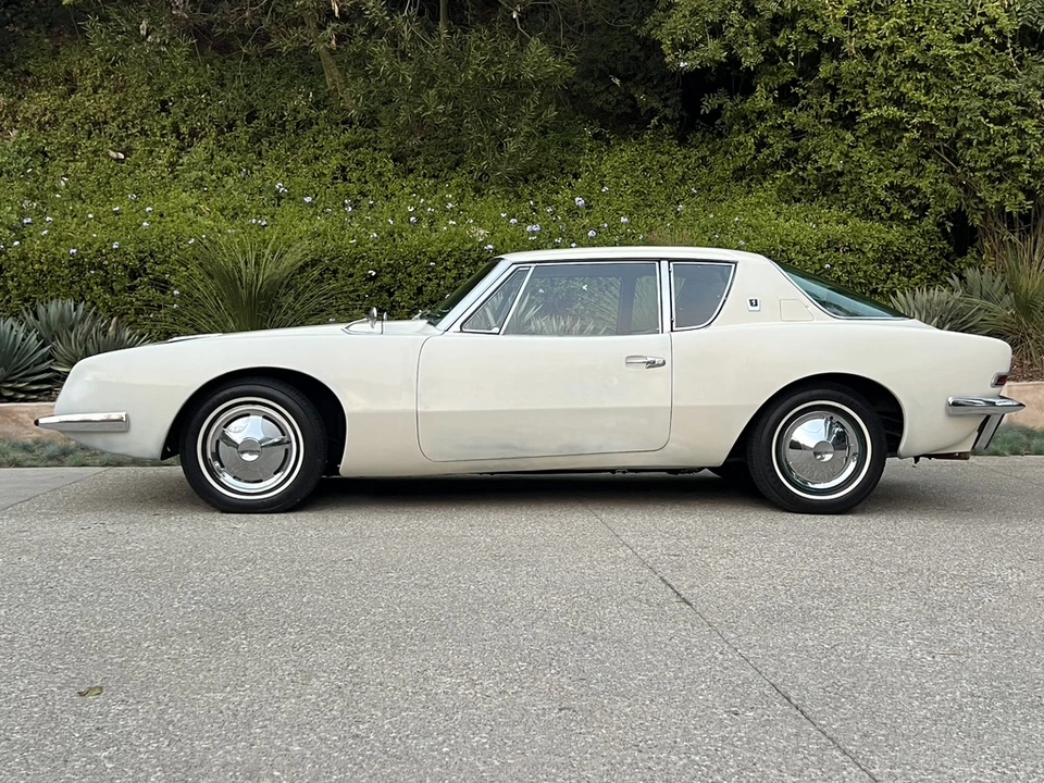 1963 Studebaker Avanti - Image 9 of 31