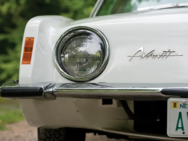 1963 Studebaker Avanti - Image 12 of 23