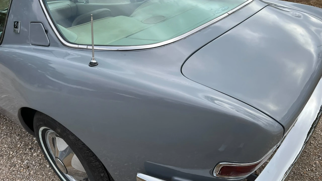 1963 Studebaker Avanti - Image 9 of 21