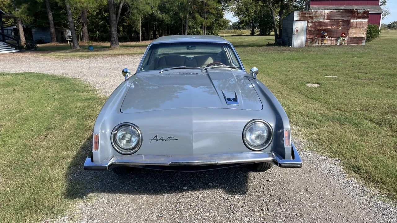 1963 Studebaker Avanti - Image 2 of 21