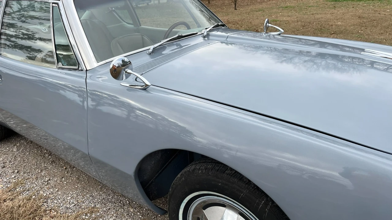 1963 Studebaker Avanti - Image 13 of 21