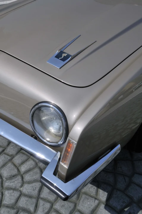 1963 Studebaker Avanti - Image 4 of 11
