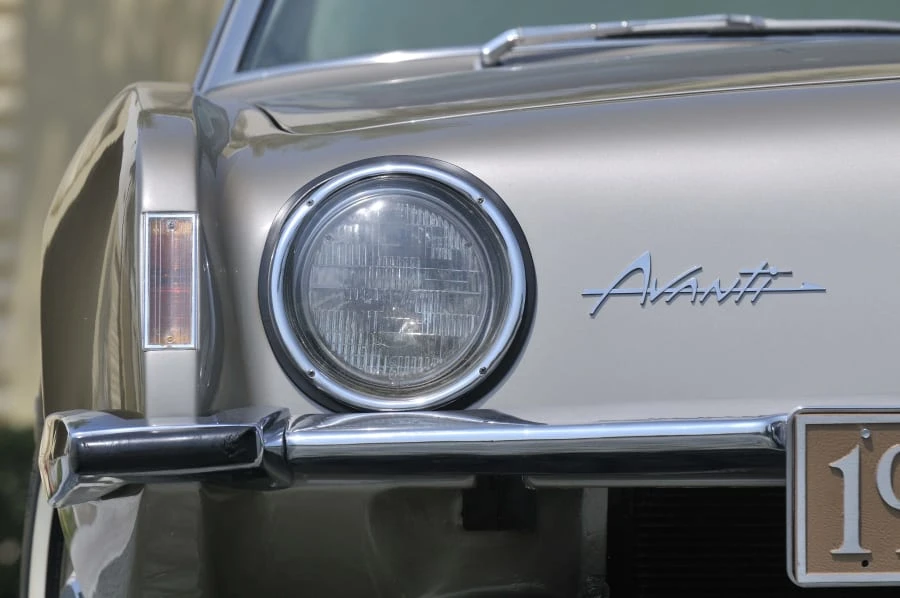 1963 Studebaker Avanti - Image 9 of 11