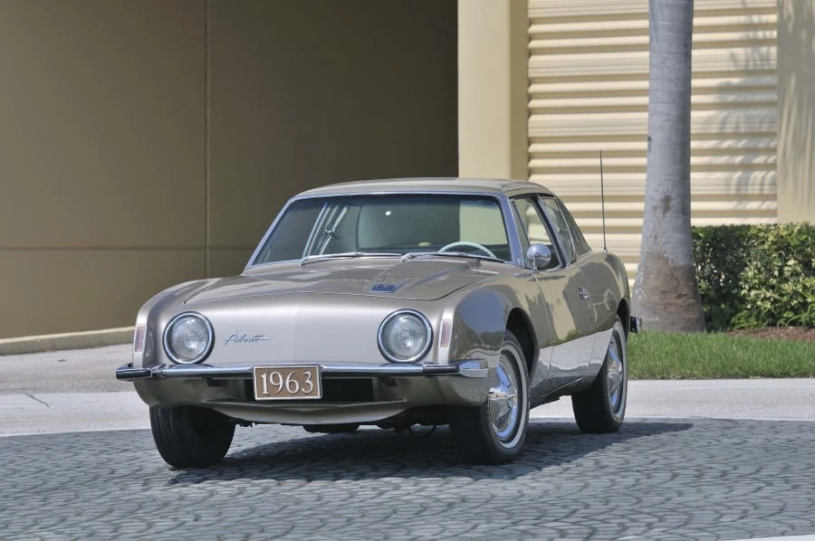 1963 Studebaker Avanti - Image 10 of 11