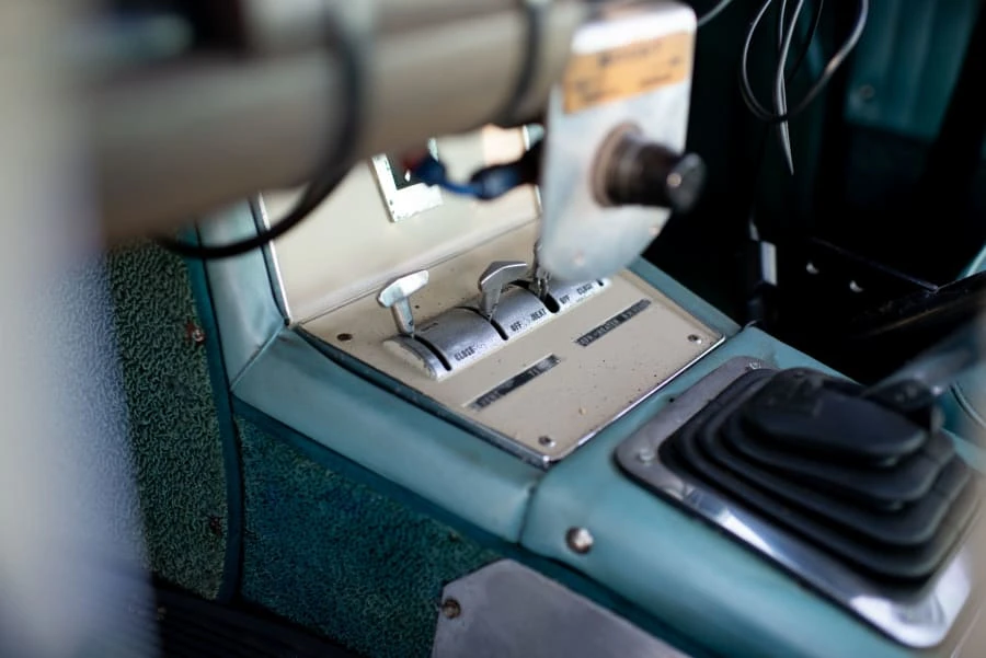 1963 Studebaker Avanti - Image 28 of 31