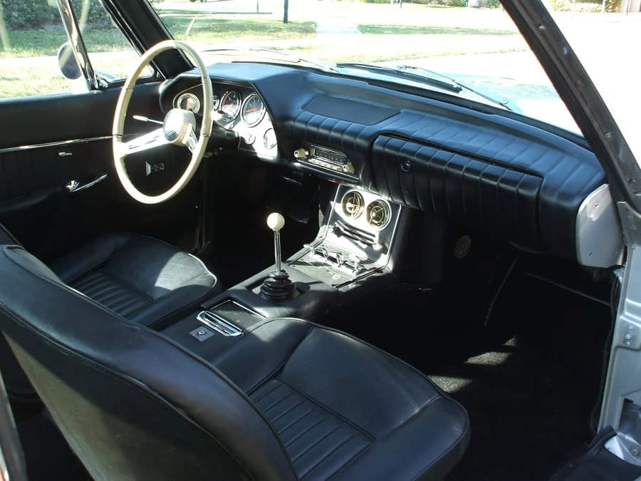 1963 Studebaker Avanti - Image 5 of 8