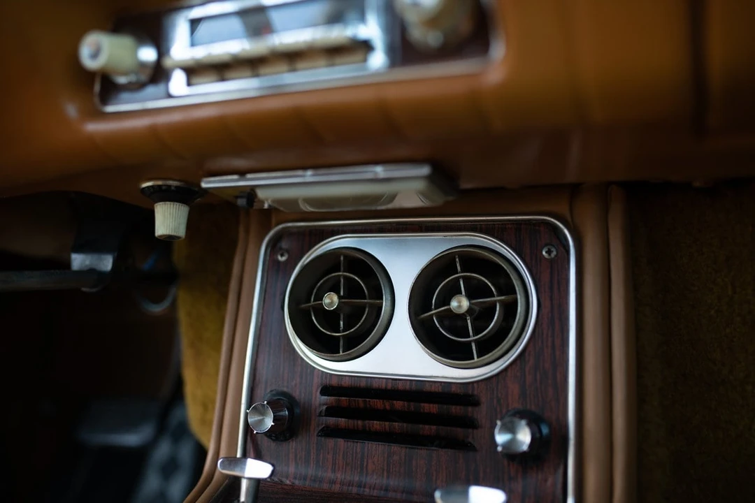 1963 Studebaker Avanti - Image 27 of 30