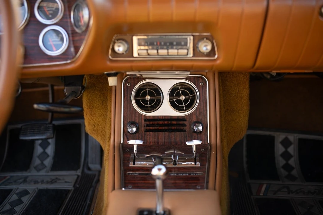 1963 Studebaker Avanti - Image 18 of 30