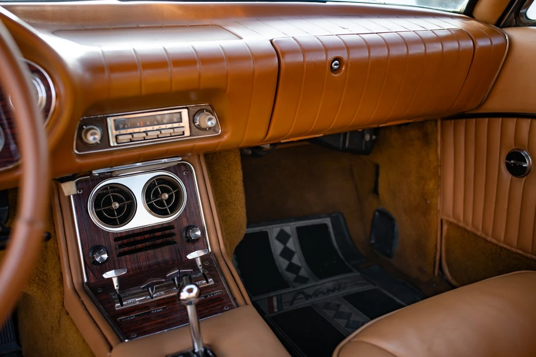 1963 Studebaker Avanti - Image 28 of 30