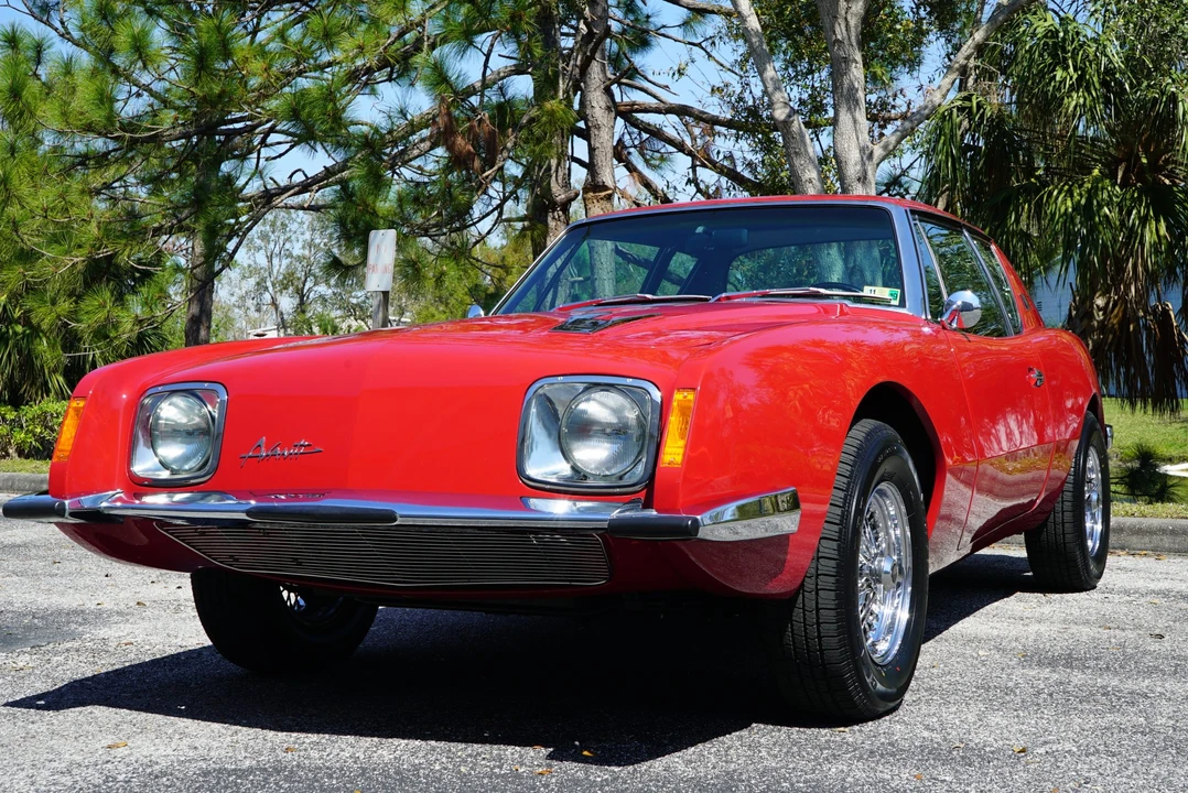 1963 Studebaker Avanti - Image 4 of 31