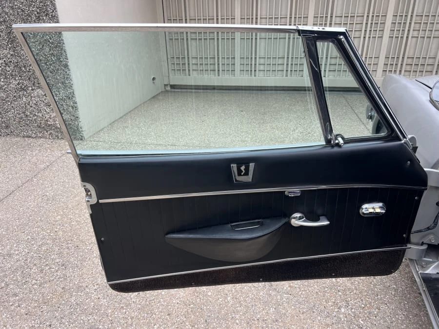 1963 Studebaker Avanti - Image 20 of 31