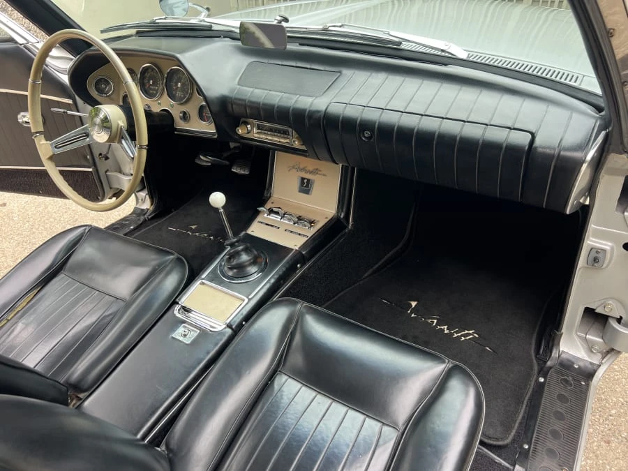 1963 Studebaker Avanti - Image 10 of 31