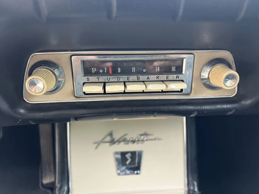 1963 Studebaker Avanti - Image 19 of 31