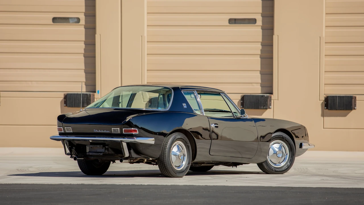 1963 Studebaker Avanti - Image 12 of 20