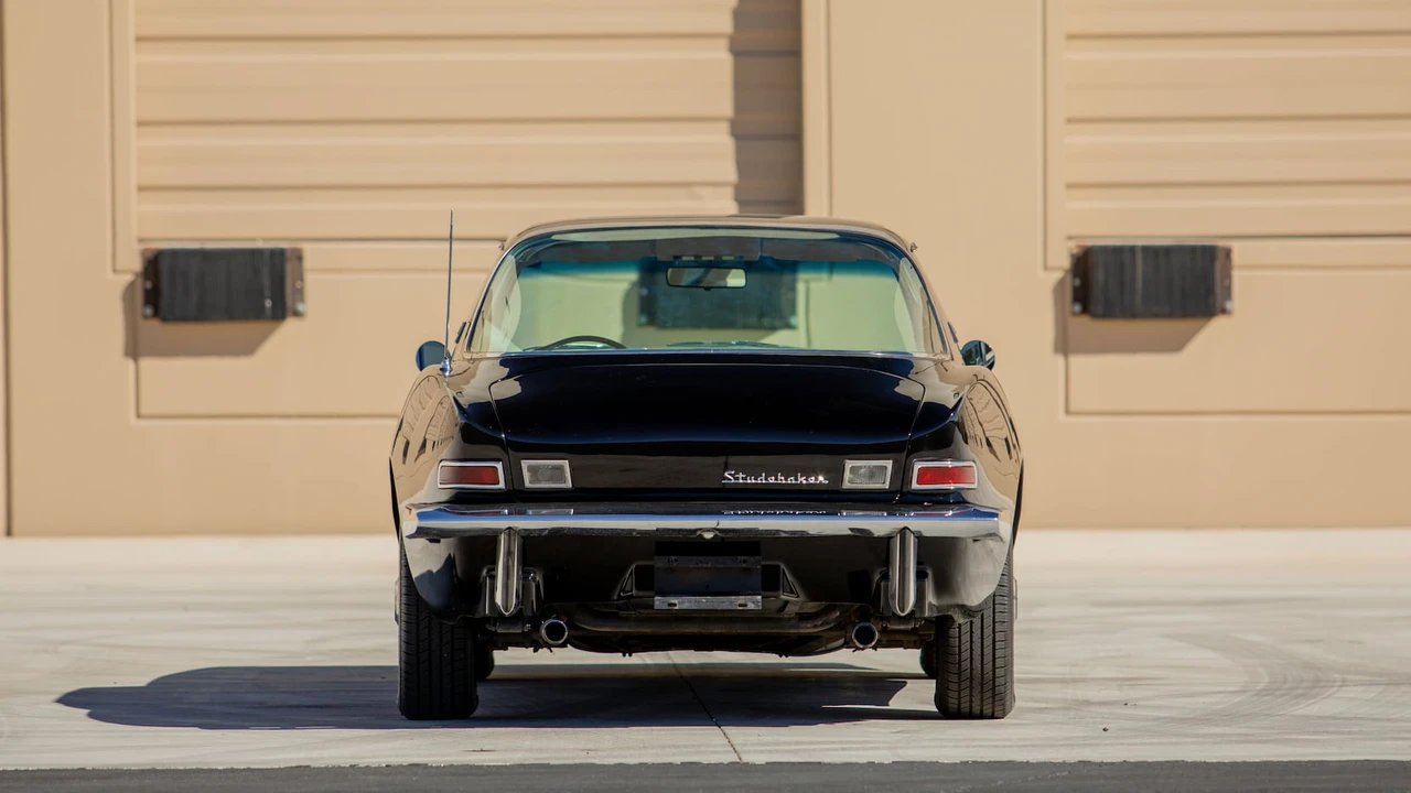 1963 Studebaker Avanti - Image 14 of 20