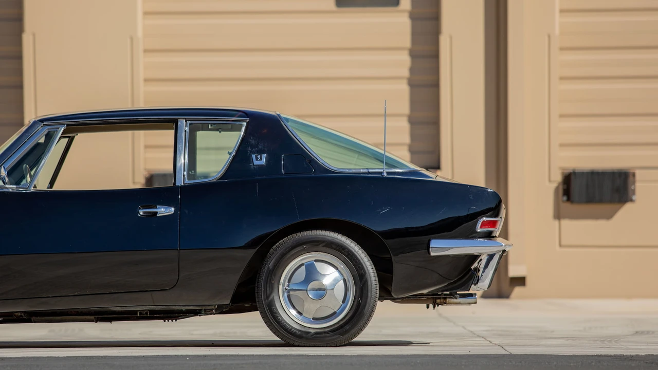 1963 Studebaker Avanti - Image 16 of 20