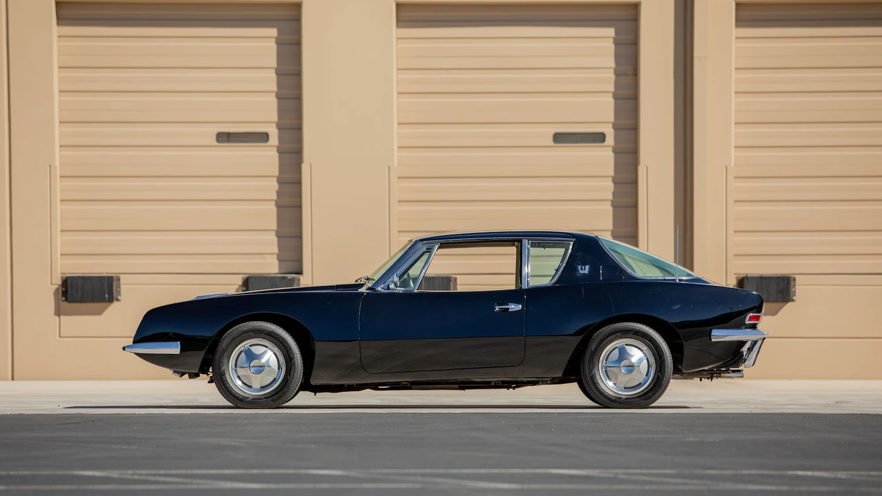 1963 Studebaker Avanti - Image 2 of 20