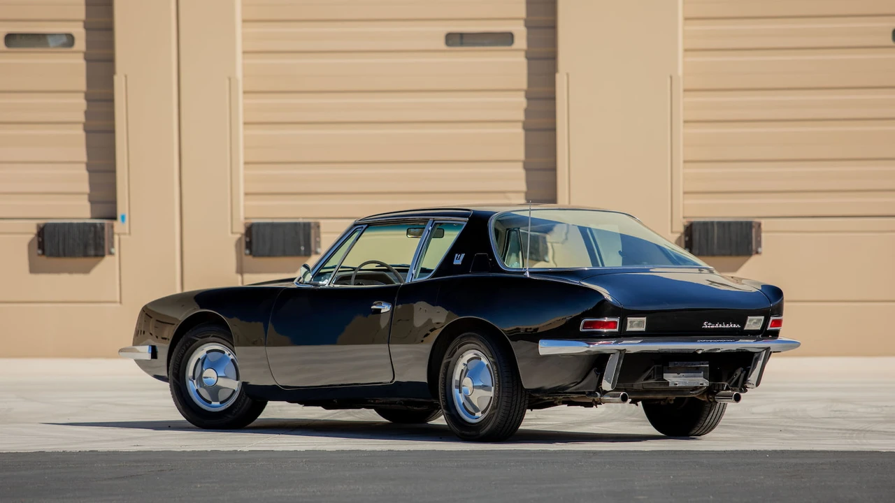 1963 Studebaker Avanti - Image 3 of 20
