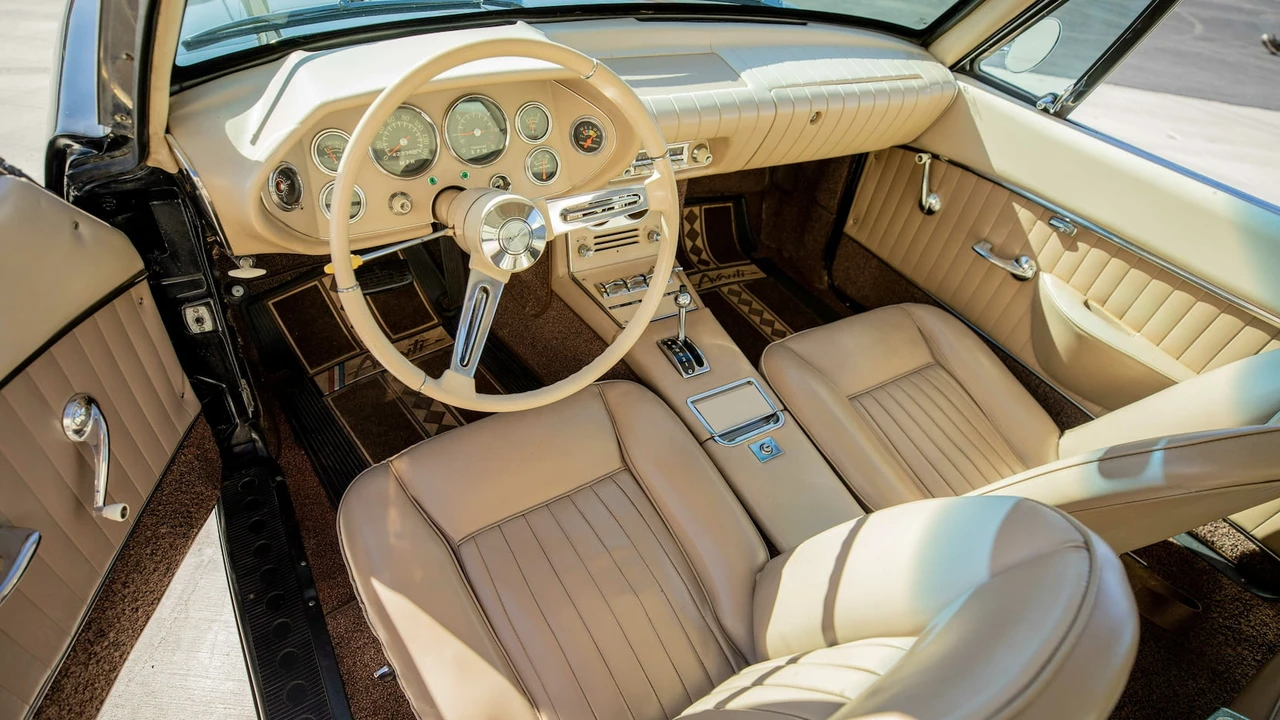 1963 Studebaker Avanti - Image 4 of 20