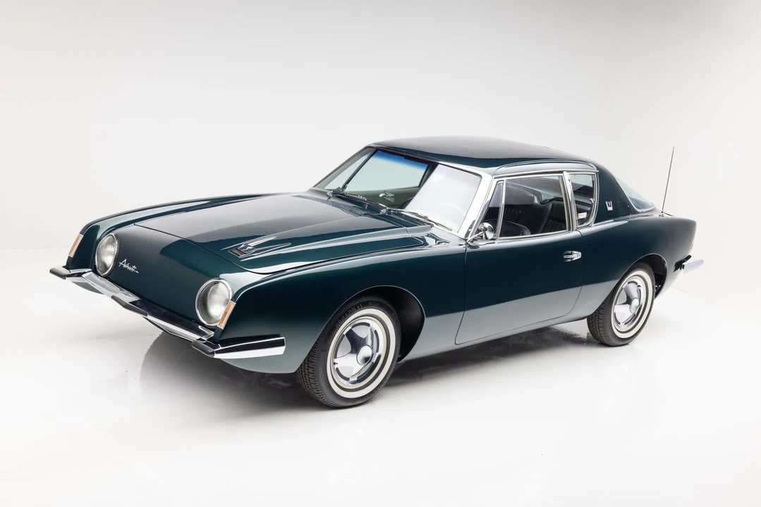 1963 Studebaker Avanti - Image 2 of 31