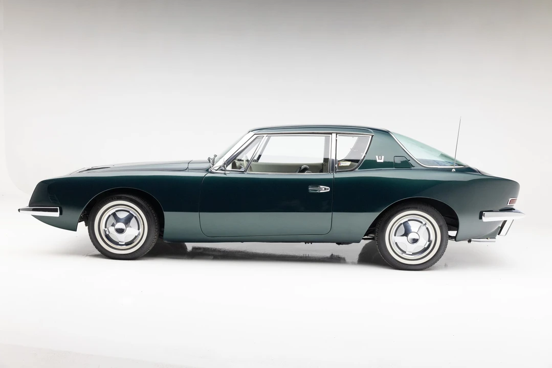 1963 Studebaker Avanti - Image 8 of 31