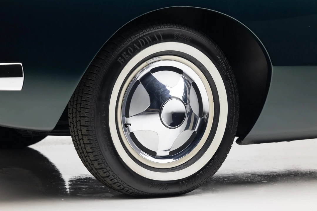 1963 Studebaker Avanti - Image 30 of 31