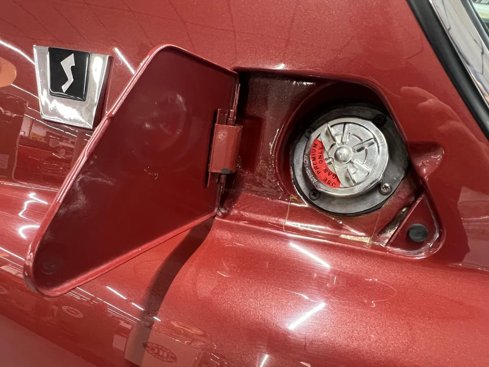1963 Studebaker Avanti - Image 25 of 31